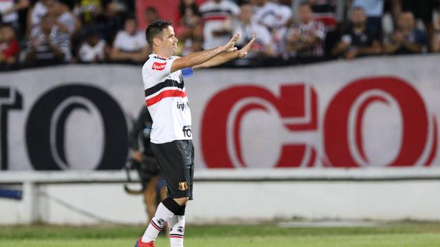 Pipico pede calma para a torcida 