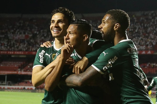 Jogadores do Palmeiras comemorando gol (Foto: Divulgação)
