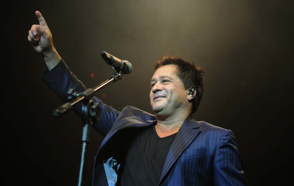Cantor Leonardo Ã© uma das atraÃ§Ãµes do SÃ£o JoÃ£o de Arcoverde 2019 â€” Foto: AndrÃ© DurÃ£o/G1