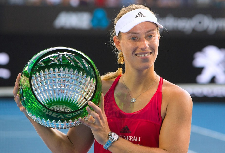 Kerber bate australiana, segue 100% em 2018 e conquista o título em Sydney