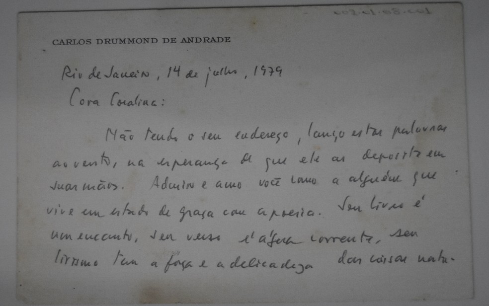 Carta de Carlos Drummond enviada para Cora Coralina, em Goiás — Foto: Vitor Santana/G1