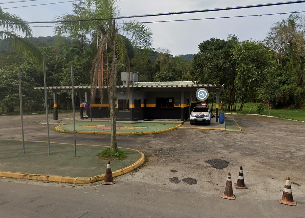 Base da Polícia Rodoviária Estadual na Oswaldo Cruz, em Ubatuba — Foto: Reprodução/Google Street View