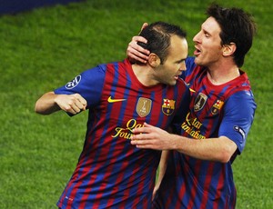 Iniesta Messi gol Barcelona (Foto: AFP)