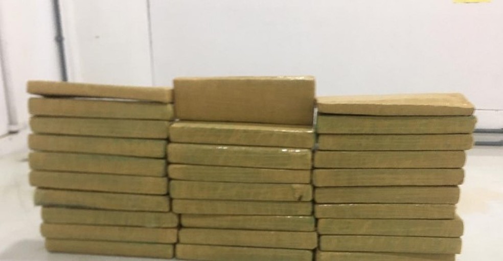 Baep apreendeu 33 kg de maconha em Campinas &mdash; Foto: Divulga&ccedil;&atilde;o/Pol&iacute;cia Militar