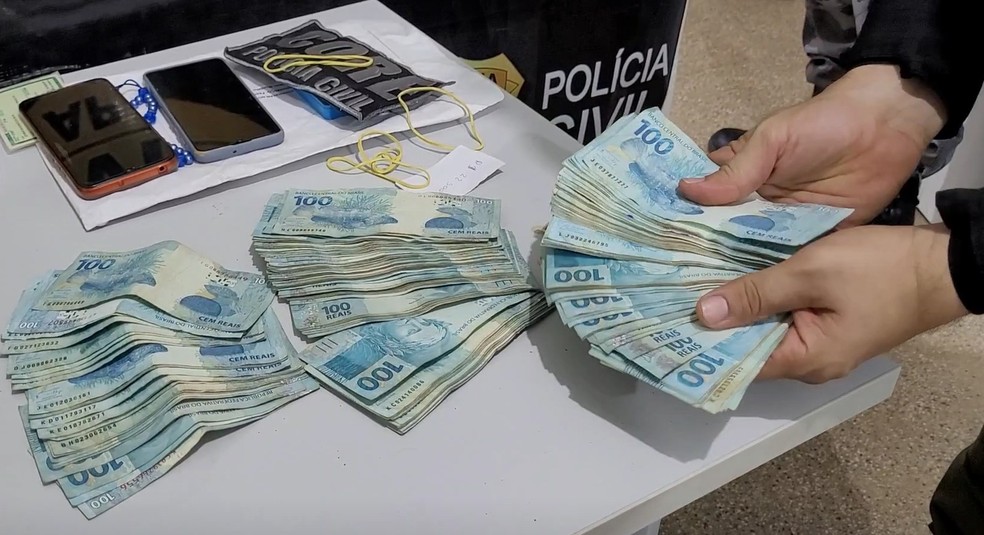 R$ 24 mil, em notas suspostamente falsas, foram enviadas para exames periciais— Foto: Polícia Civil/Divulgação