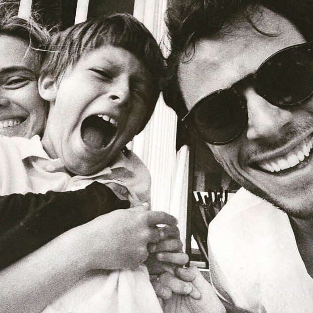 Carolina Dieckmann e Tiago Worcman com o filho, José (Foto: Reprodução/Instagram)