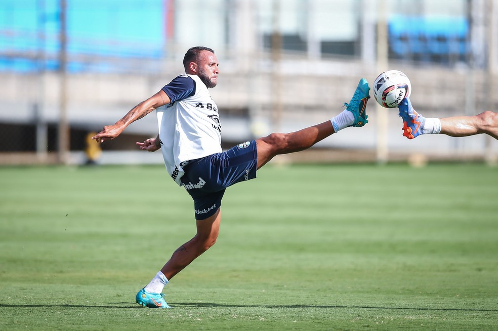 Atacante Guilherme perdeu espaço com Renato no Grêmio — Foto: Lucas Uebel/Grêmio