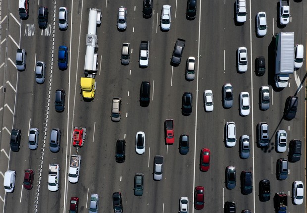 Trânsito de veículos em Oakland, na Califórnia (Foto: Getty Images)
