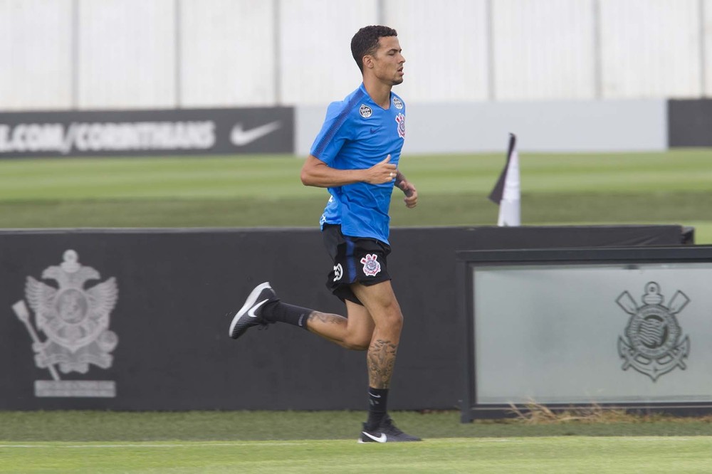 [ENQUETE] Você acha que o Corinthians deveria compra Thiaguinho?