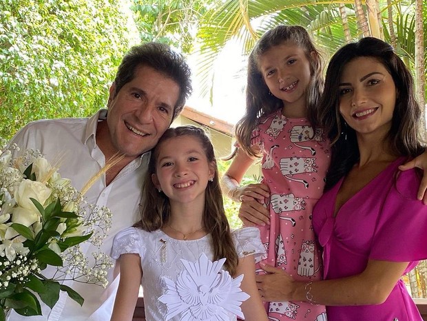 Daniel com a mulher, Aline Padua , e as filhas, Lara e Luiza (Foto: Reprodução/Instagram)