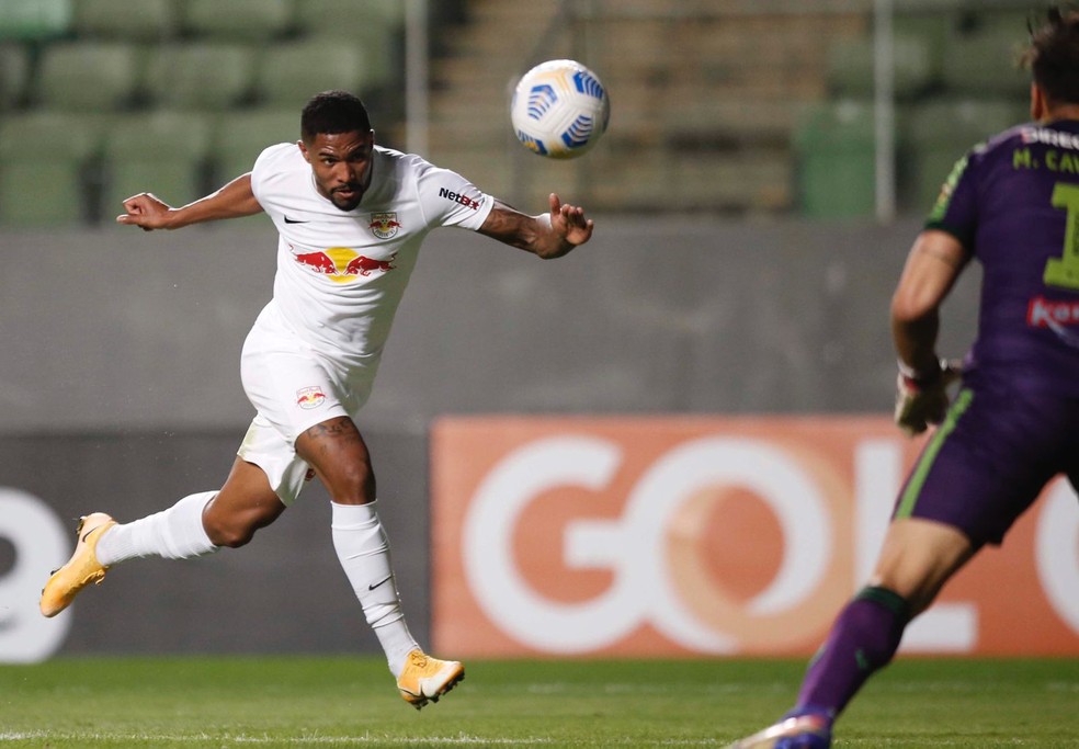 Gabriel Novaes, do Bragantino, marca gol contra o América-MG — Foto: Ari Ferreira/Red Bull Bragantino