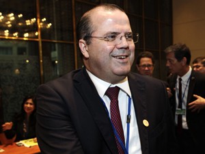 Presidente do banco central, Alexandre Tombini, em imagem de arquivo de abril de 2013 (Foto: Reuters)