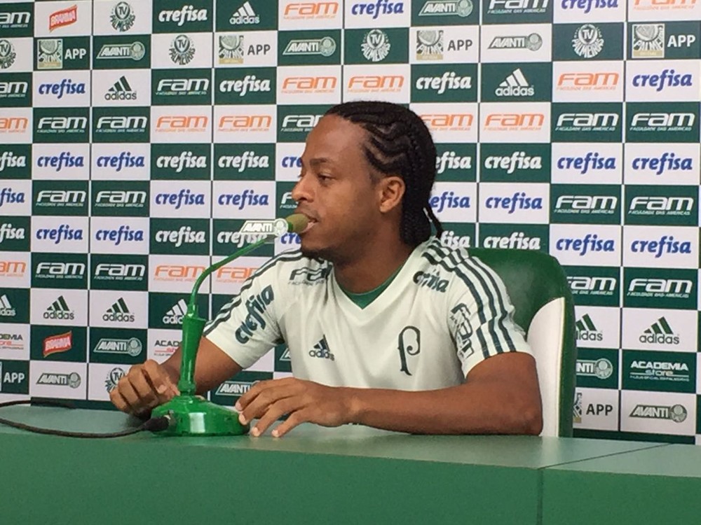 Keno revela bronca, mas aprova cobranças de Roger Machado no Palmeiras