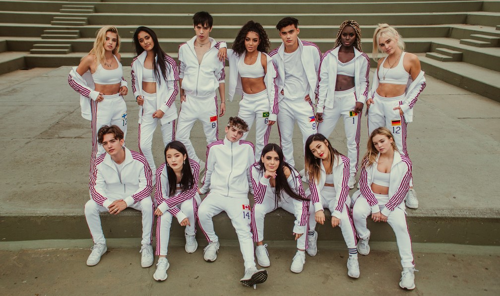 13+ Now United Novos Integrantes 2020 Background