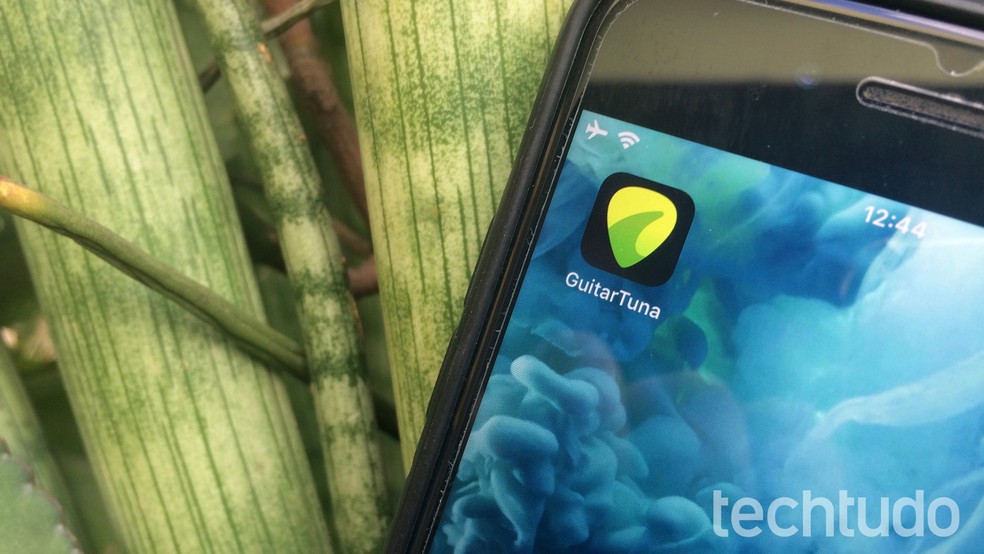 Tutorial mostra como usar um metrônomo no celular para praticar seu ritmo no violão com o app GuitarTuna (Foto: Marvin Costa/TechTudo)
