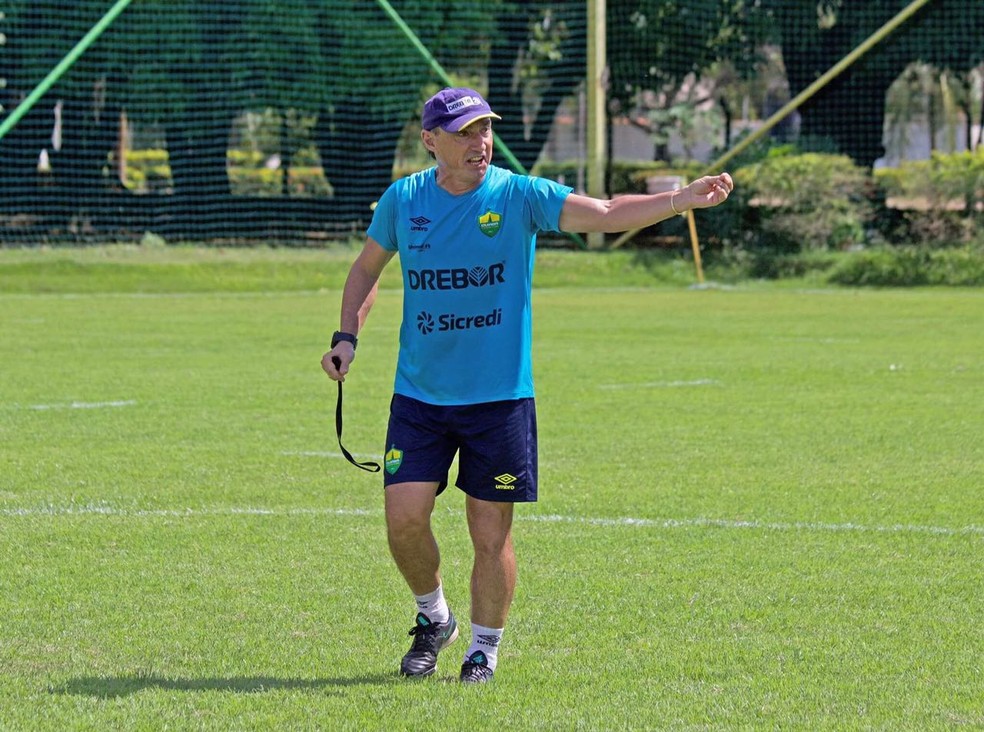Roberto Fonseca, novo tÃ©cnico do Sampaio (Foto: Pedro Lima/CuiabÃ¡ EC)