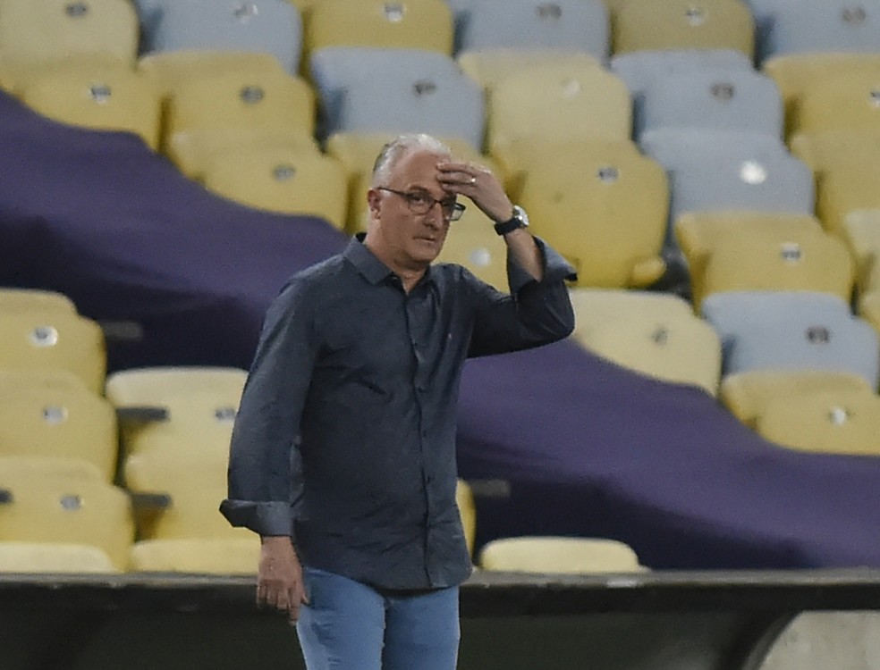 Dorival J&uacute;nior no Maracan&atilde; quando comandava o S&atilde;o Paulo &mdash; Foto: Andr&eacute; Dur&atilde;o