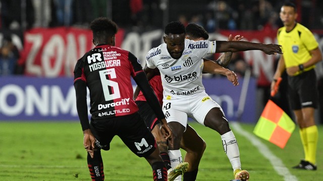 Newell's Old Boys x Santos, Mendoza