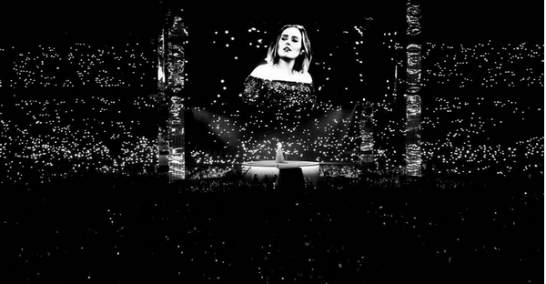 Um show da cantora Adele na Austrália (Foto: Instagram)