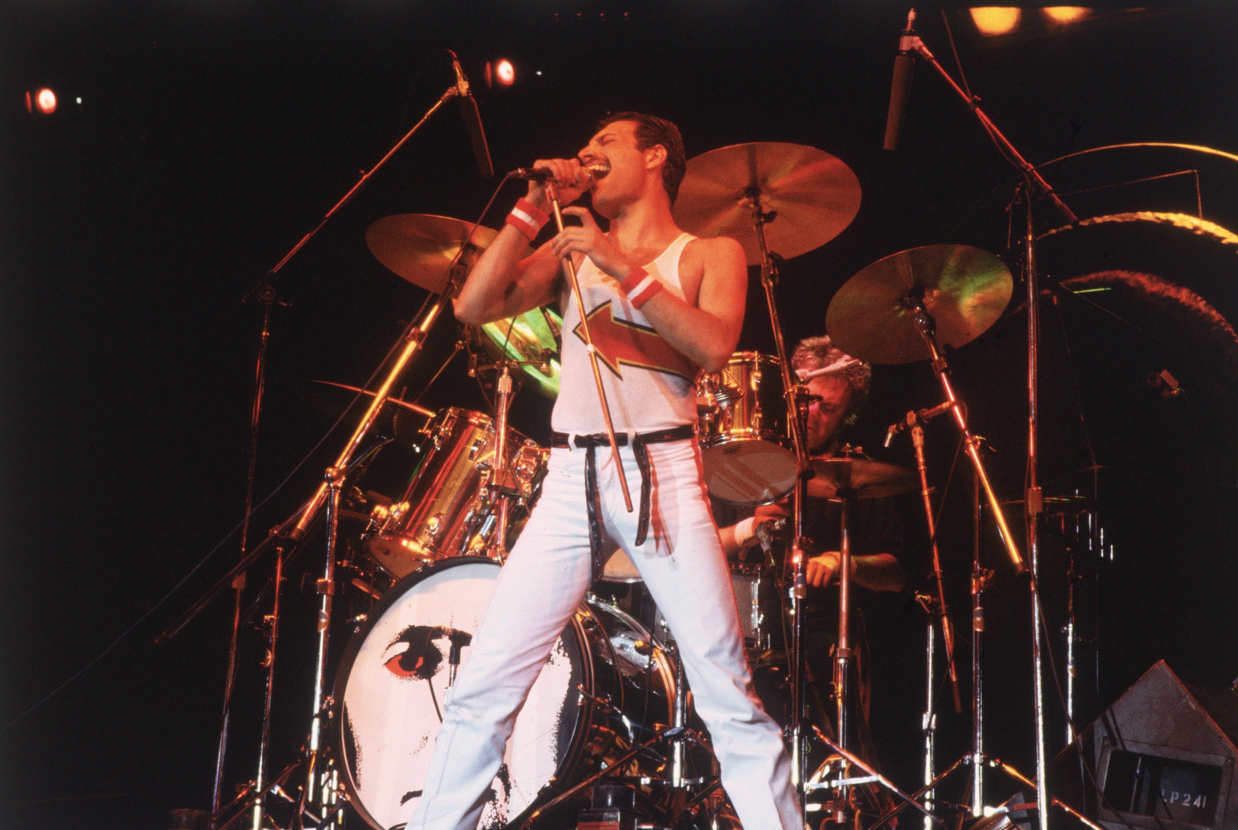 Ainda ouço Bohemian Rhapsody no carro', diz guitarrista do Queen - BBC News  Brasil