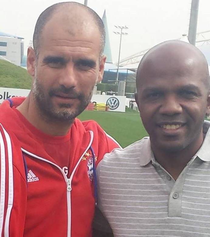 Técnico Oliveira e Guardiola no Catar