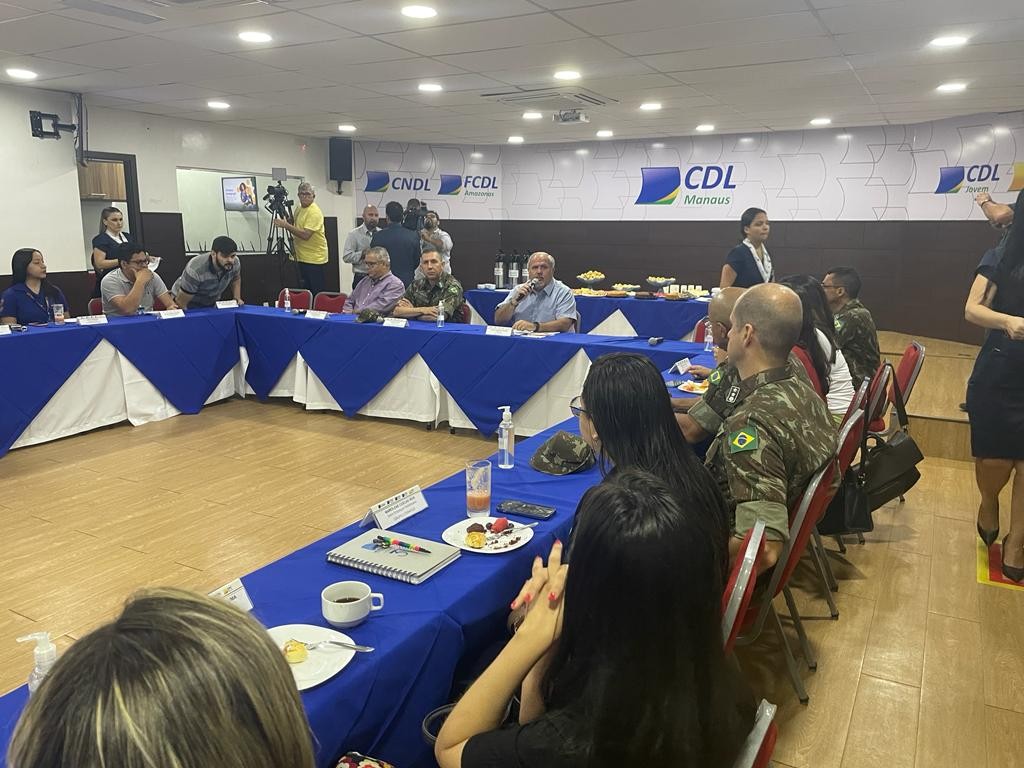 CDL lança portal de empregos para cadastro de currículos no Amazonas