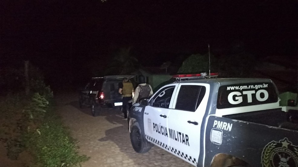 Operação conjunta da PM e da Polícia Civil prendeu suspeito de feminicídio na zona rural de Antônio Martins, no RN — Foto: PM/Cedida