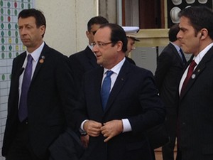 Ao centro, o presidente da França, François Hollande, em visita a Brasília. (Foto: Luciana Amaral / G1)