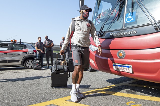 São Paulo faz contato para ter Rodinei em 2022; Flamengo recusa oferta de R$ 3 mi de clube da MLS