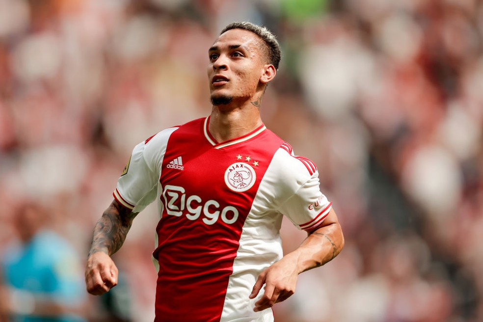 Ajax aceita proposta do United de R$ 500 milhões por Antony