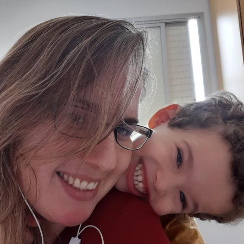 Tatiane Romano diz que Davi, de 3 anos, melhorou após a volta às aulas — Foto: Arquivo pessoal