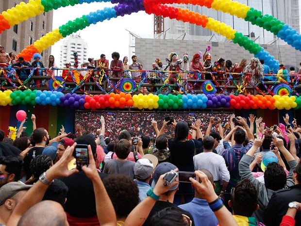 Parada Gay na Avenida Paulista (Foto: Andre Penner/AP)