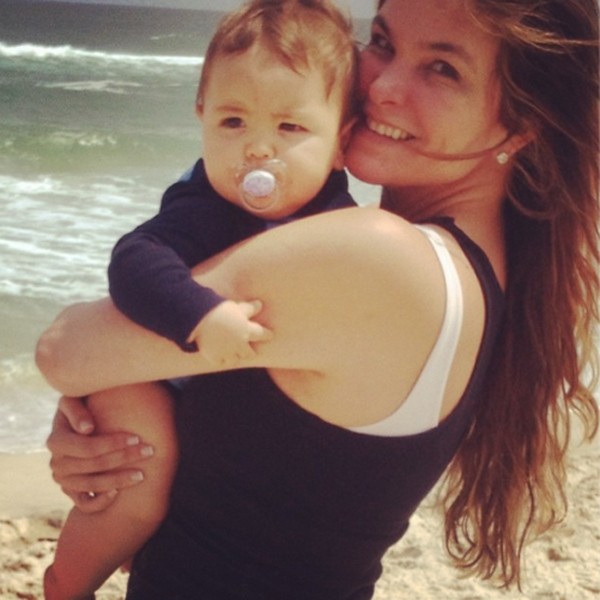 Cristiana Oliveira e o neto, Miguel (Foto: Reprodução/Instagram)