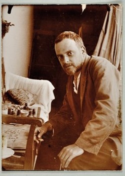 Paul Klee com o gato Fripouille, Possenhofen, 1921 (Foto: Felix Klee/Divulgação)