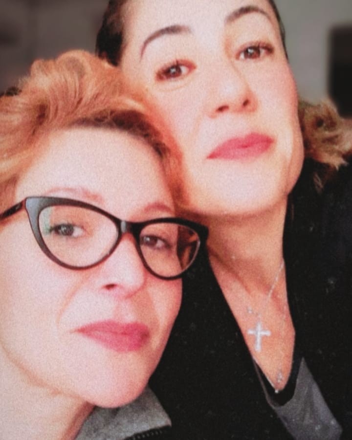 Patrícia Marx e a namorada, Renata (Foto: Reprodução / Instagram)