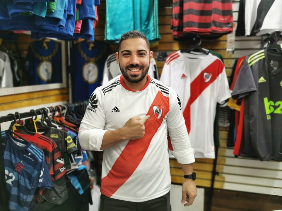 O vascaíno Alan Santana vai torcer contra — Foto: Marcos Serra Lima 