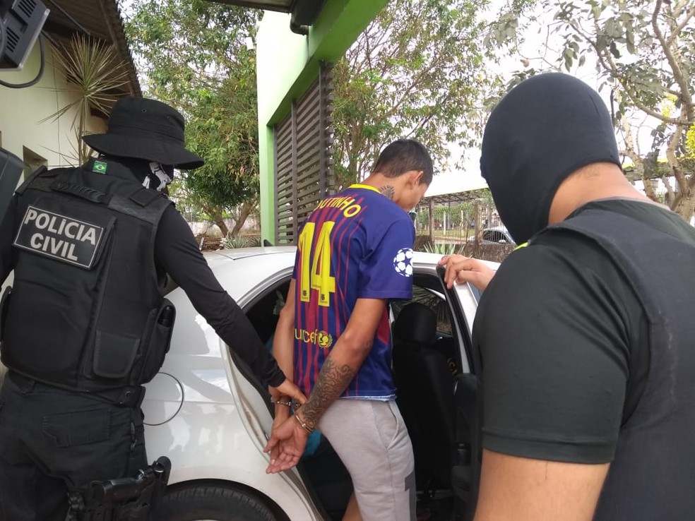 Homens foram presos durante cumprimento de mandados de prisÃ£o e busca e apreensÃ£o (Foto: QuÃ©sia Melo/G1)
