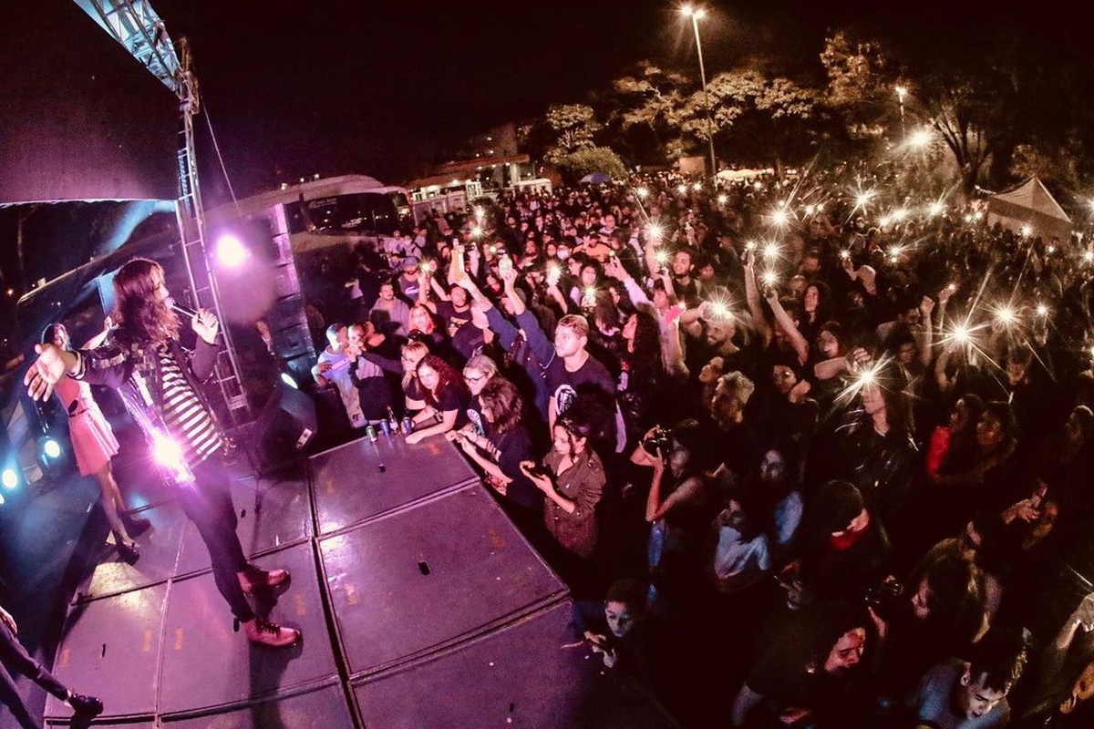 Eventos de rock gratuitos viram pregação caixão de LED e fãs ficam com sem entender nada |  Pop & Arte