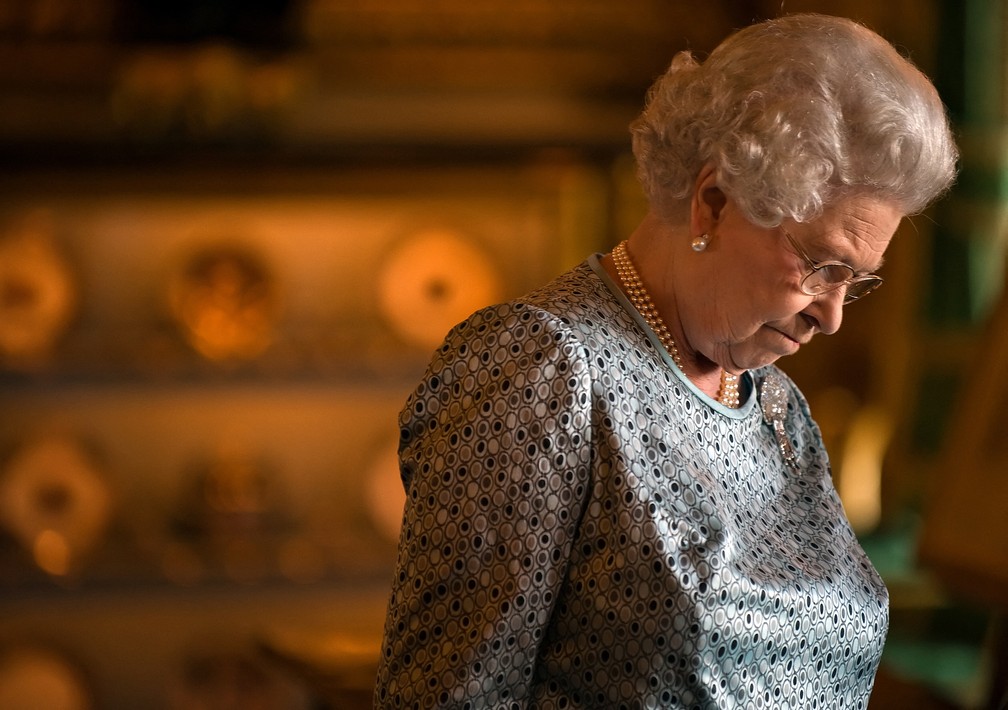 Rainha Elizabeth II em imagem de 27 de outubro de 2009 — Foto: Leon Neal/Pool/AFP
