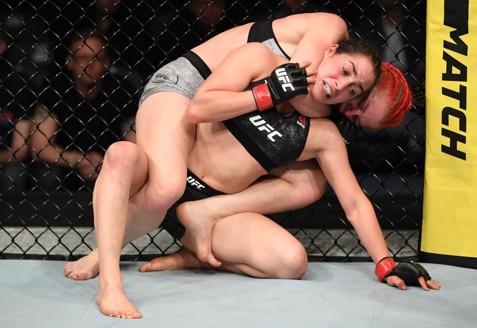 Gillian Robertson finalizou Veronica Macedo no UFC Praga â?? Foto: Getty Images