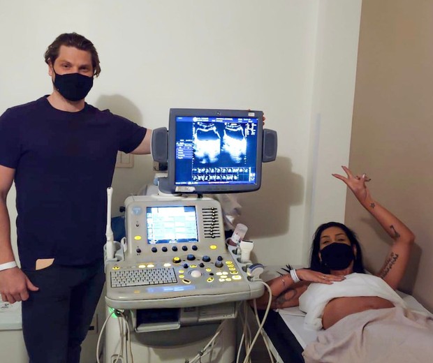Amanda Djehdian recebeu o apoio do marido durante tratamento para congelar óvulos (Foto: Reprodução/Instagram)
