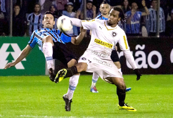 Carlos Alberto Grêmio e Botafogo (Foto: Lucas Uerbes / Futura Press) Carlos Alberto Grêmio e Botafogo (Foto: Lucas Uerbes / Futura Press)