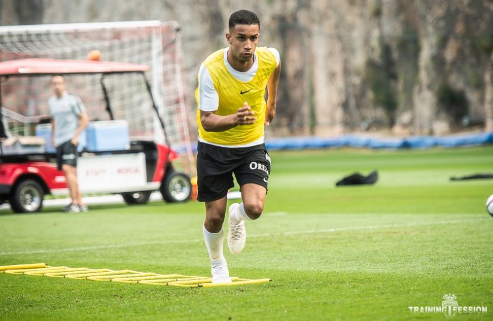 Ex-Flamengo, lateral Jorge é emprestado ao Porto por um ano