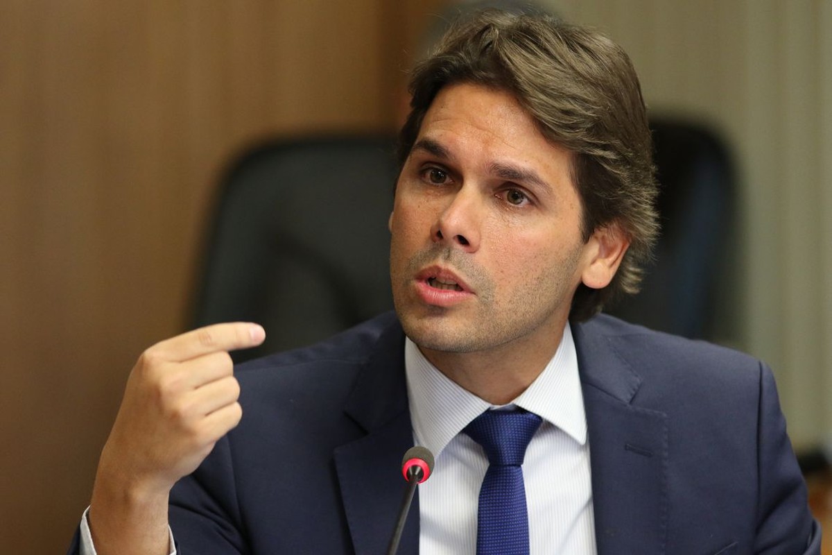 Governo confirma demissão do presidente do INSS após 