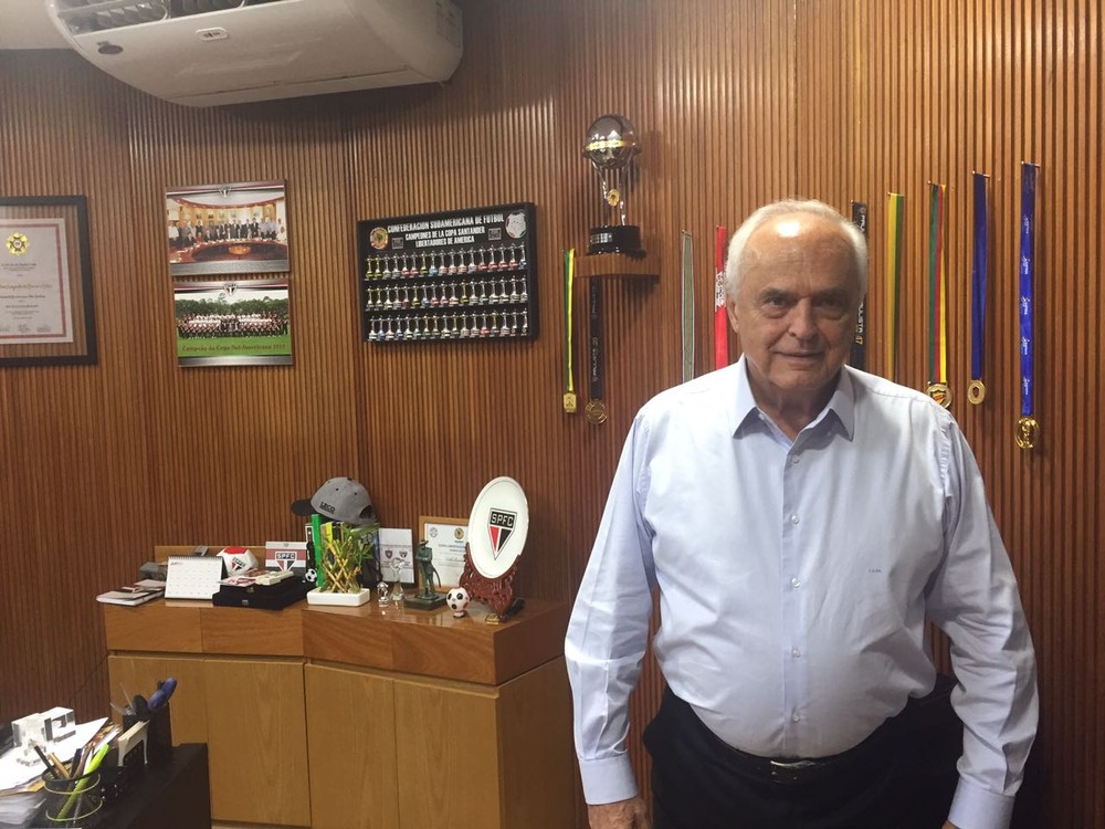 Leco vê milagre na venda de Maicon e admite que São Paulo não é mais modelo de gestão