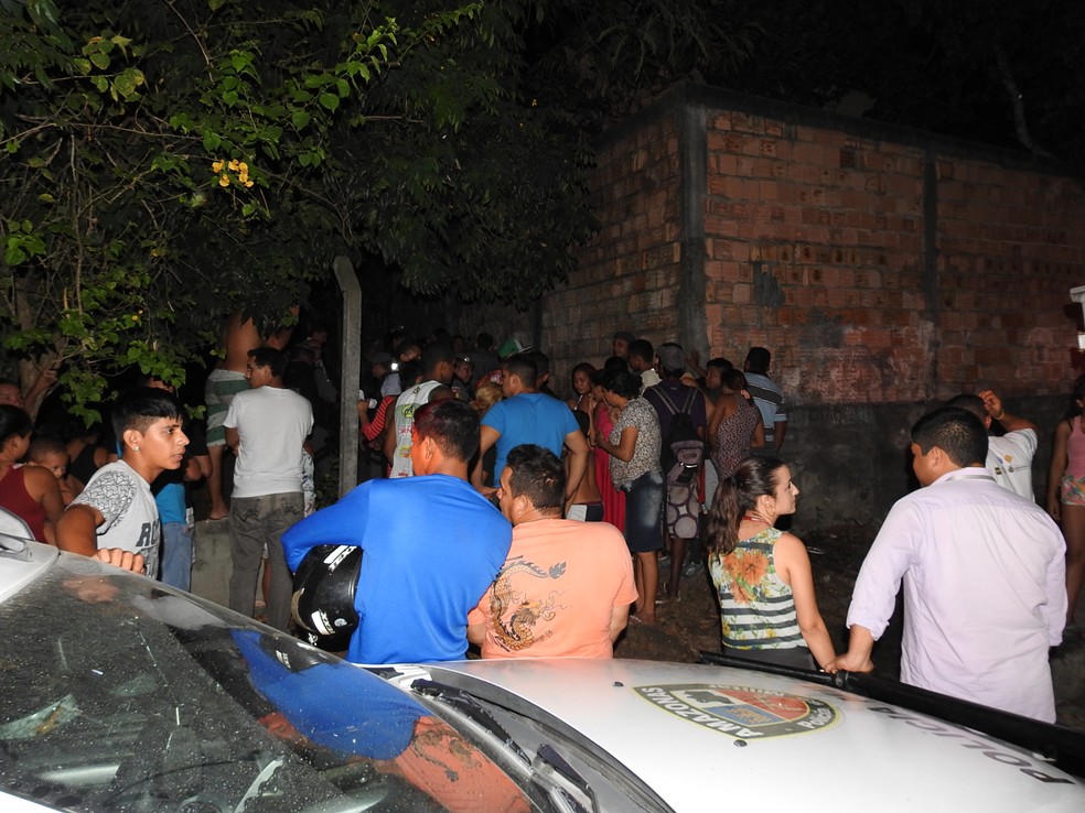 Homem de 22 anos foi morto em uma área de mata, próximo ao comparsa, na Zona Norte de Manaus, disse a polícia (Foto: Ive Rylo/G1 AM)