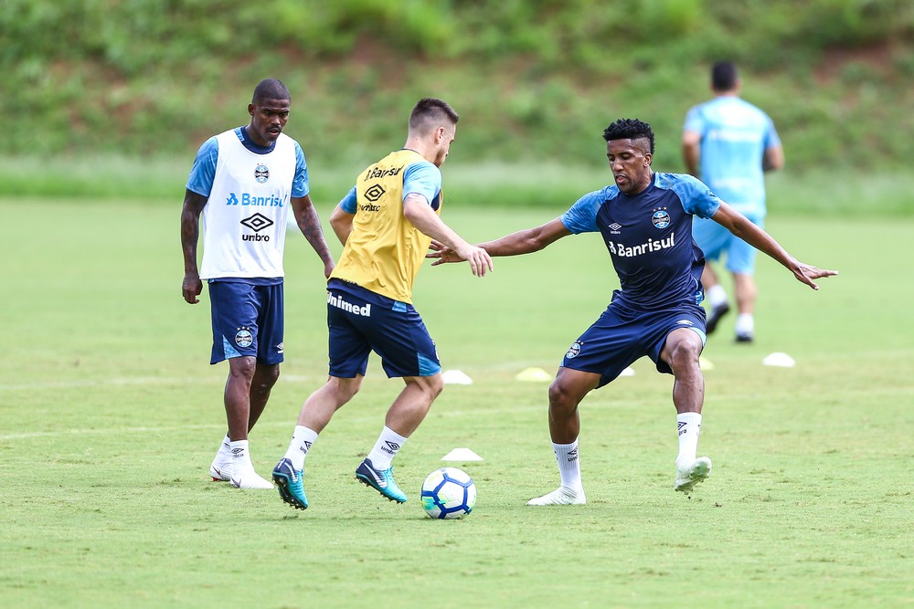 Com Bahia no Z-4, Cortez prevê duelo aberto: Esperamos que saiam para o jogo