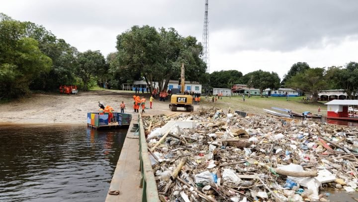 Zona Rural de Manaus ganha lixeira flutuante