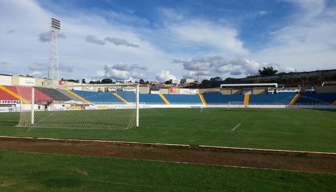 estádio do melão boa esporte uberaba (Foto: Felipe Siqueira / GloboEsporte.com)
