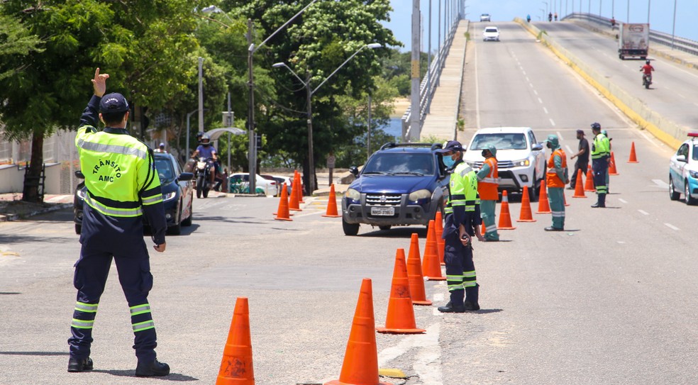 Motorista terá 15 dias para regularizar o que for especificado pelos órgãos de trânsito durante as blitze. — Foto: AMC/Divulgação